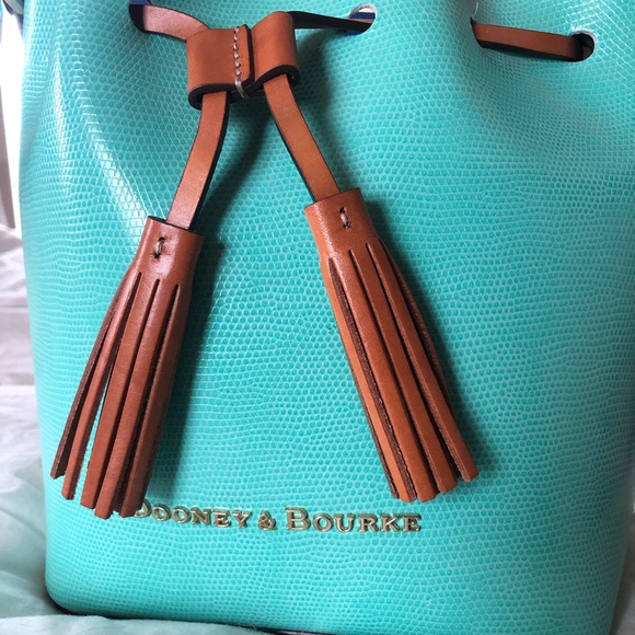 Dooney & Bourke crossbody handbag - Picture 2 of 8